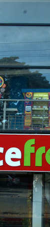 Reliance Retail Sales Cross 10 Bn Mark The Economic Times - 